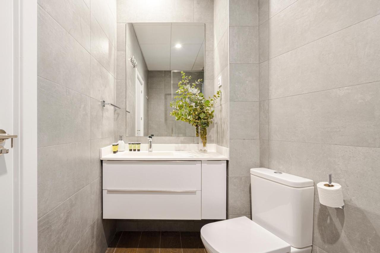 Feelathome Castilla Apartments Μαδρίτη Εξωτερικό φωτογραφία
