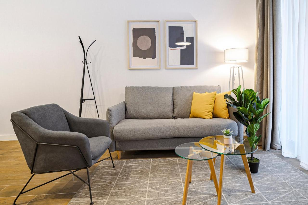 Feelathome Castilla Apartments Μαδρίτη Εξωτερικό φωτογραφία